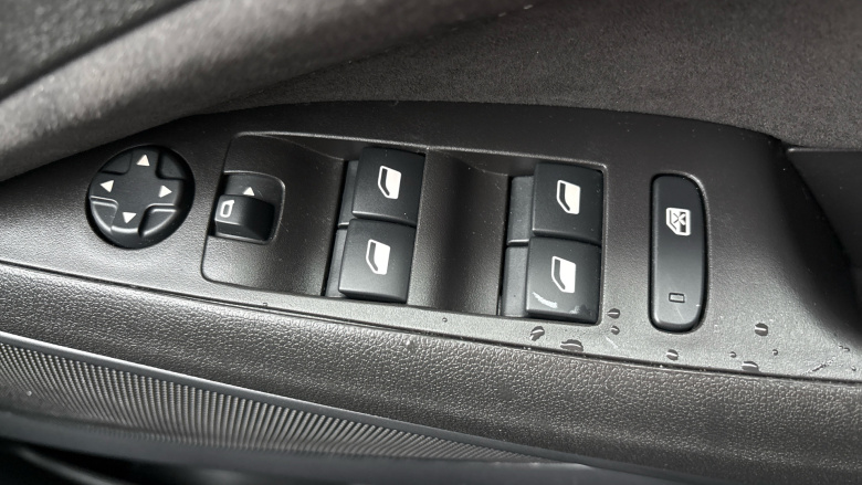 Vauxhall Crossland 1.2 Turbo Ultimate 5dr Petrol Hatchback